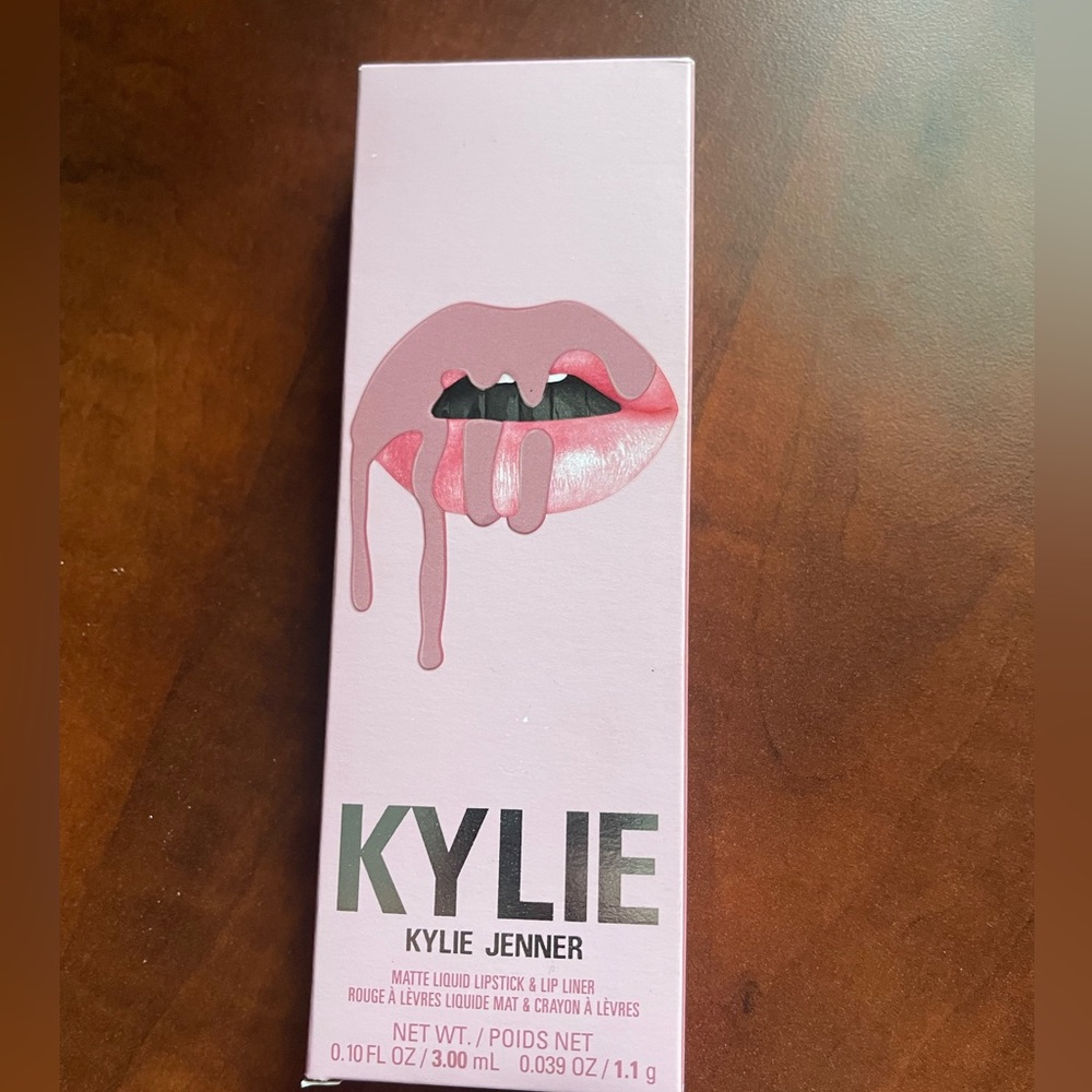 Kodiak. Julie matte lip set